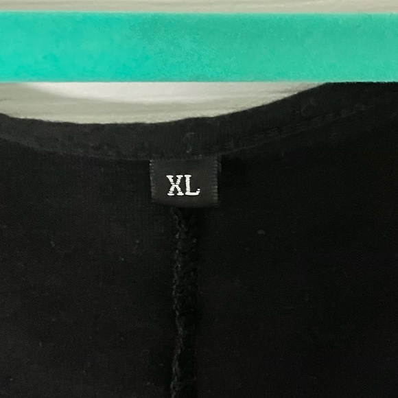 Women’s Black Cold Shoulder Top Size XL. Stretch very attractive unique design - Picture 5 of 16